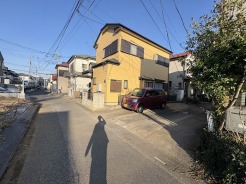 前面道路を含む現地写真
