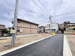 前面道路を含む現地写真
