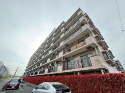 西浦和駅徒歩10分、総戸数95戸のマンション。