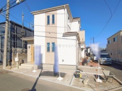 前面道路を含む現地写真
