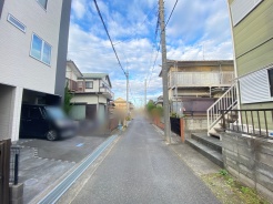 前面道路を含む現地写真
