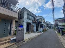 前面道路を含む現地写真
