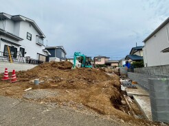 新しい暮らしの基盤となる、穏やかな空気が流れる閑静な住宅街の風景です。