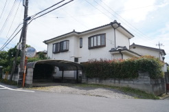 隣家とのゆとりにもこだわりを。広々敷地にご注目ください。
