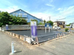 角地につき、開放感に恵まれる住居がここに。
