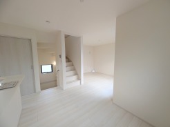 快適性とゆとりをデザインした広々リビング
