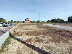 隣家とのゆとりにもこだわりを。広々敷地にご注目ください。
