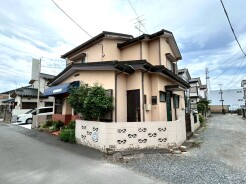 風通し・日当たりに優れる角地。開放感をお楽しみください。
