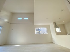 19帖の広々ＬＤＫ上部には、開放的な吹抜けを採用。
