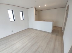 ご家族みんながゆったりくつろげる広々リビング。
