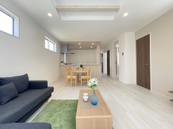 開放的なこの空間がお客様をお出迎えします。ＬＤＫは〇17帖。
