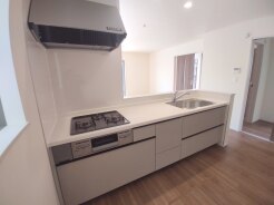 料理をしながらでも、ご家族との会話を楽しめる対面キッチン。
