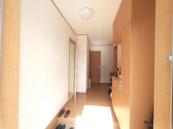 玄関がいつも片づく大容量シューズボックス。
