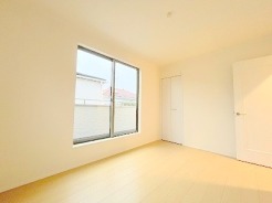 子供部屋には丁度良い洋室。サイズは６帖。
