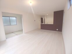 1号棟 ご家族みんながゆったりくつろげる広々リビング。
