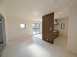 快適性とゆとりをデザインしたリビングは、広々した１５帖。
