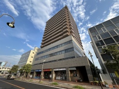 最寄り駅まで徒歩2分の近さ。 忙しい朝が助かる立地、 暮らしにゆとりが生まれます。

