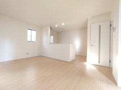 ご家族みんながゆったりくつろげる広々リビング。
