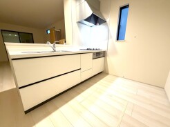 B号棟 お料理を効率的に、楽しく。あったらいいなをかなえてくれるシステムキッチン。
