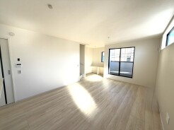 3号棟 日当たりにこだわった住宅がここに。
