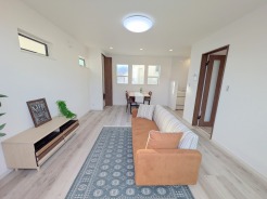 大画面ＴＶの配置も可能なワイドリビング。
