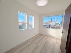 子供部屋には丁度良い洋室。サイズは5帖。
