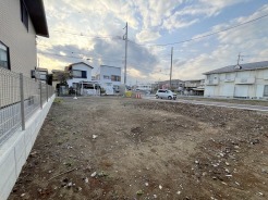 2-D号地 閑静な住宅地で、小さなお子様がいるご家族にも安心。
