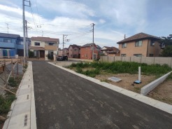 A号地 幅員こそやや狭くても、その分交通量が少なくて安心。
