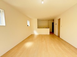 1号棟 南向きのＬＤＫ、 日当たりにこだわった住宅がここに。
