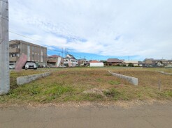 3号地 閑静な住宅地で、小さなお子様がいるご家族にも安心。
