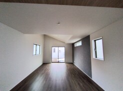 2号棟 リビングは家具の配置も思いのまま。自由度が高い設計です。
