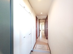 玄関がいつも片づく大容量シューズボックス。
