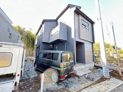 シートをかぶっていたときよりも、隣家との距離や日当たりが正確に分かるようになりました。
