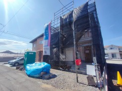 1号棟 セカンドカーにも便利、駐車2台可の敷地。
