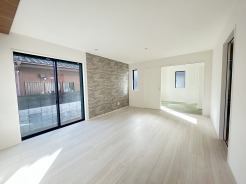 快適性とゆとりをデザインしたリビングは、広々した１６帖。
