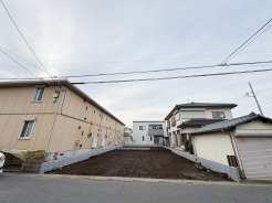 駐車場２台分と小さなお庭が欲しい、なんて夢をかなえる敷地面積
