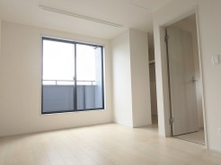 WICに面したお部屋、通常の洋室より使い勝手に優れます。
