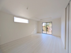 5号棟 ご家族みんながゆったりくつろげる広々リビング。
