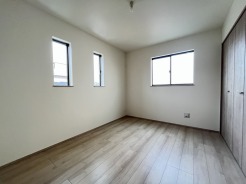 ２階部分のお部屋の日当たりは、ご覧の通り明るいです。
