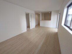 2号棟 ご家族みんながゆったりくつろげる広々リビング。
