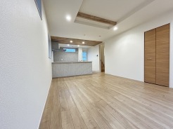 4号棟 快適性とゆとりをデザインしたリビングは、広々した17帖。
