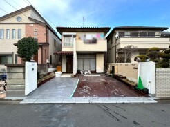 南道路に面した、陽当たり良好な物件です。
