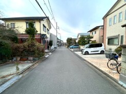 閑静な住宅地で、小さなお子様がいるご家族にも安心。
