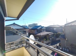 南向きバルコニーでお洗濯ものはいつもカラッと乾きます。
