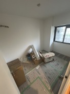 撮影日現在　工事中です。仕上がりの加減はかなり分かるところまで進みました。
内覧自体は可能です、事前にご連絡ください。