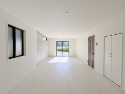 2号棟 開放感と採光にこだわった、20帖のＬＤＫ。
