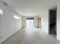 南側に大きな窓を配置、明るいリビングが出来ました。
