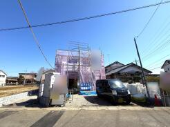 1号棟 基礎から完成済みの住まいまで、各工程をご確認いただけます。
