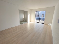 南側に大きな窓を配置、明るいリビングが出来ました。
