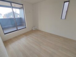 この部屋だれの部屋にしようかな、なんて会話を現地で楽しんでください。
